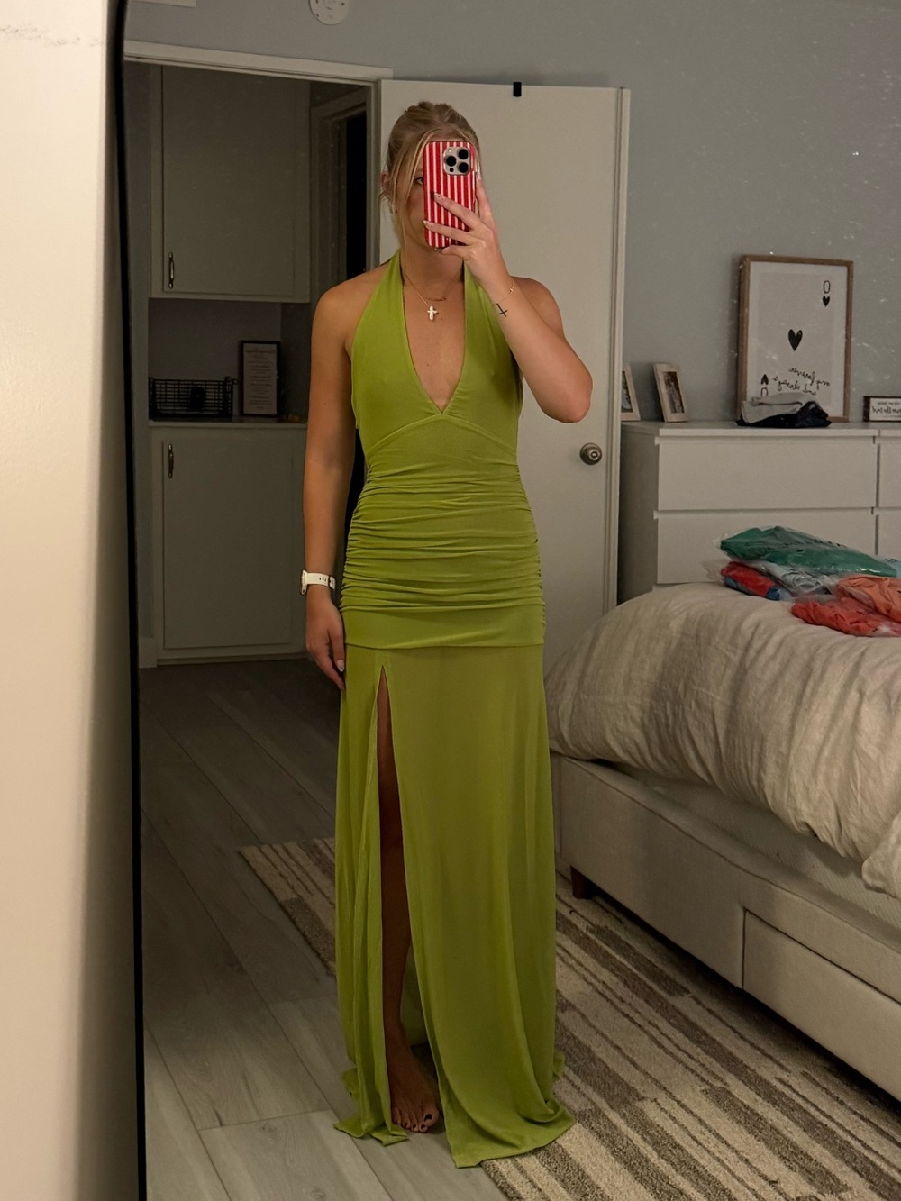 Sleeveless V-Neck Green Maxi Dress with Front Slit